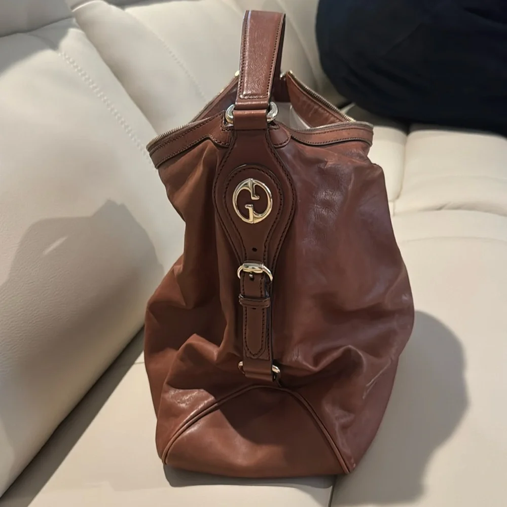 Gucci - Picture 1 of 6